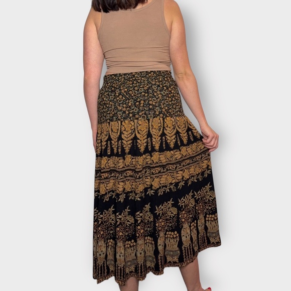 Vintage 90s Carole Little For Saint-Tropez West, Black & Gold Fit & Flare Skirt - Picture 6 of 7